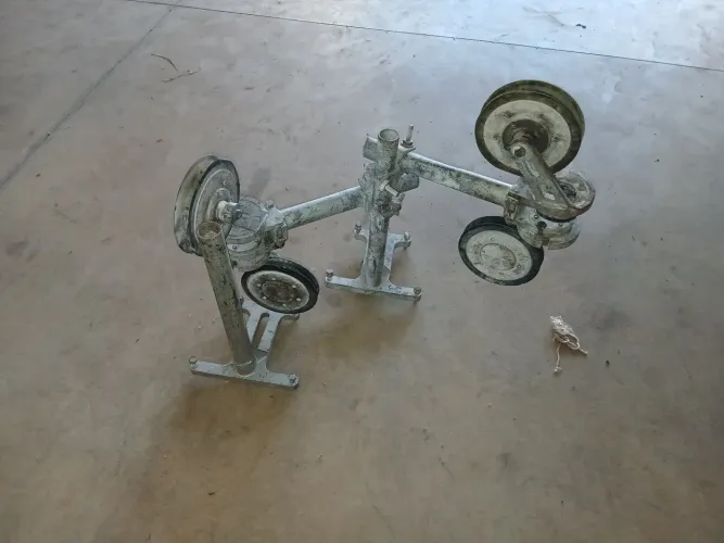 Máquina de Fio Diamantado com acessórios. 