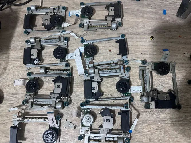 Lote de 9 mecanismos para PS2 sem teste