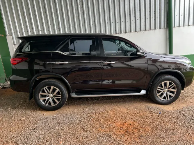 Toyota Hilux SW4 SRX 4X4 2.8 TDI 16V Dies. Aut. 2016