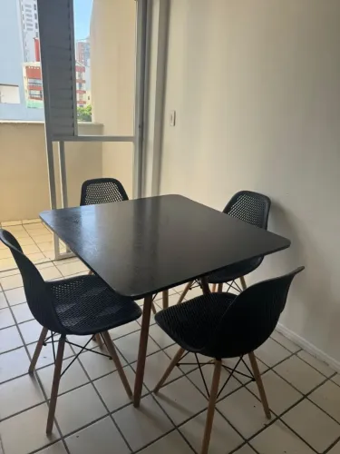 MESA 90 X 90 6 MESES DE USO,  MDF NOVINHA 40 X 40