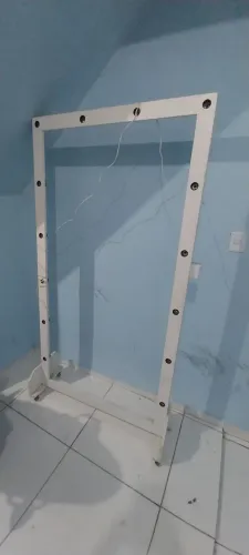 Moldura espelho camarim