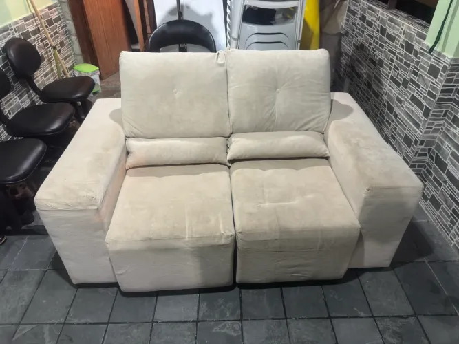 Sofá Retrátil Veludo 2 Lugares
