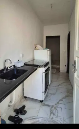 Alugo quarto em REPÚBLICA JD Nova Europa