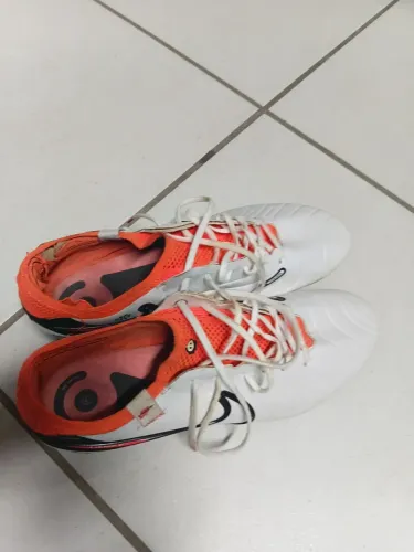 Chuteira nike tiempo