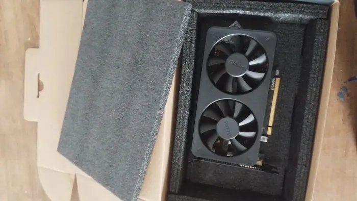 Rx 550 4gb original vendo/troco em processador Ryzen