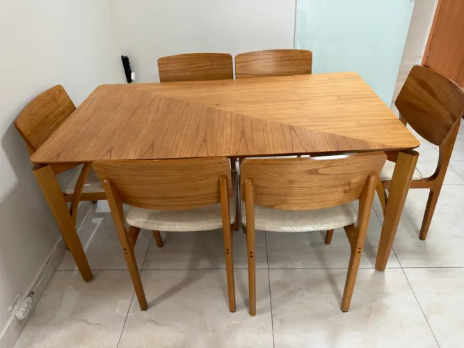 Mesa de jantar 6 lugares madeira maciça