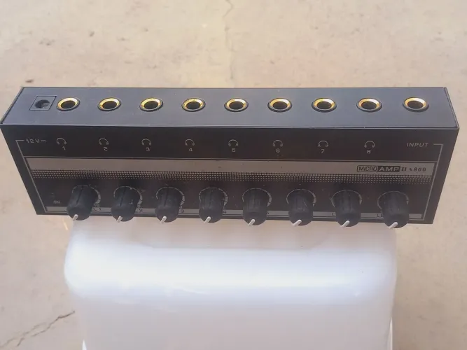 Amplificador de fone de ouvido com 8 canais- Micro Amp