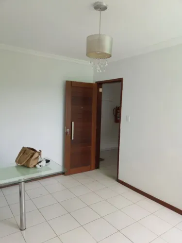 Alugo apto semi mobiliado no Cond. resd. Princesa do Sertão Ala Leste