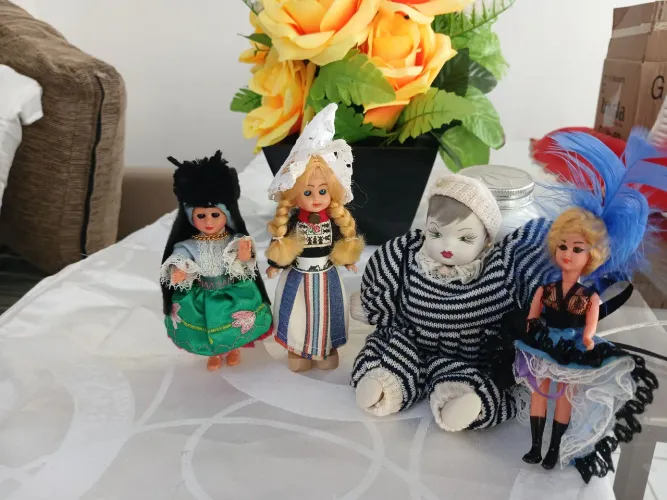 Boneca dos anos 80. São 08 bonecas todas perfeitas. OBSERVAÇÃO TODAS PICA OS OLHOS