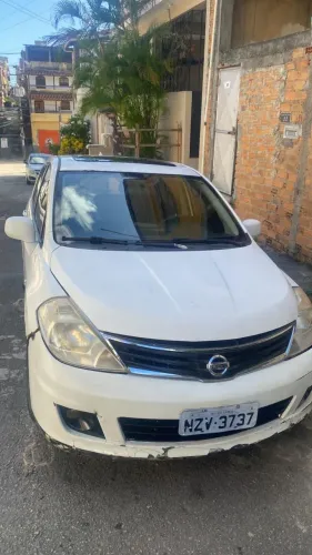 Nissan Tiida SL 1.8/1.8 Flex 16V Mec. 2013