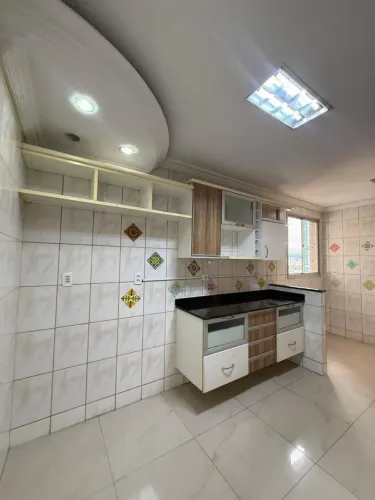 Parque Dez, Alugo um Apartamento c/144m2 3 qtos no Condomínio Geneve, próx Tribunal e Sefa