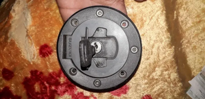 Tampa combustível Suzuki Com Chave 55 Reais