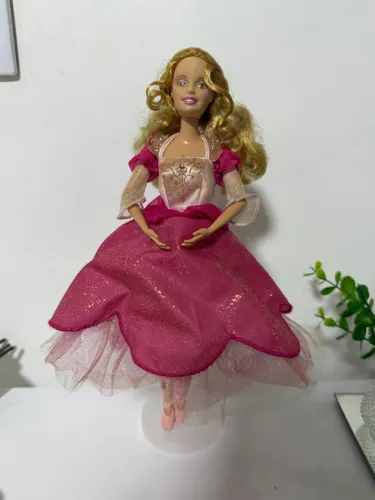 Boneca Barbie Genevieve 12 Princesas Bailarinas