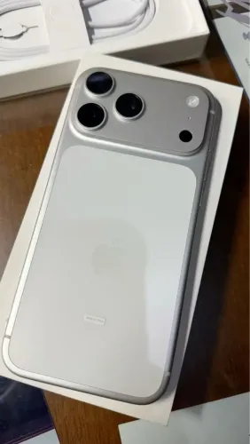 iPhone 17 pro max