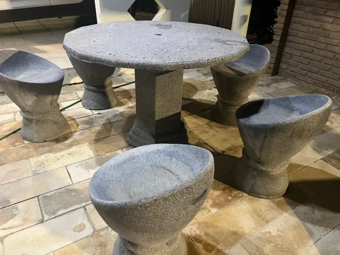 Mesa área de lazer com seis cadeiras