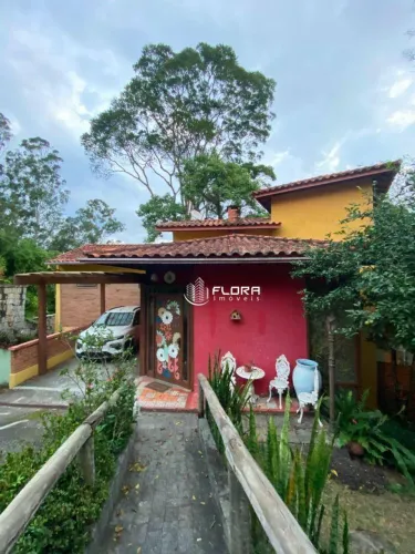 Casa com 3 dormitórios à venda, 242 m² por R$ 850.000,00 - Mata Paca - Niterói/RJ