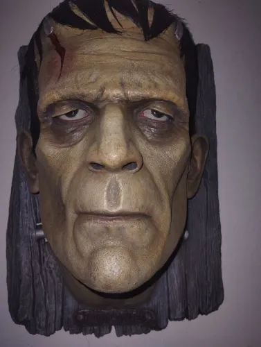 Busto Frankstein tamanho real 