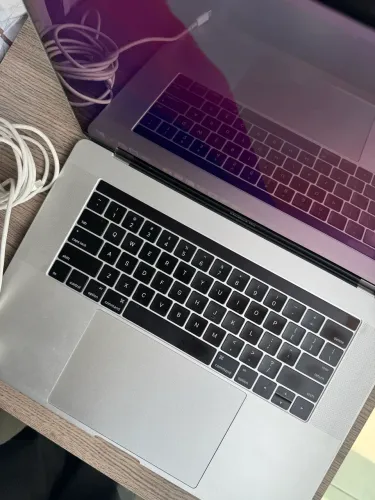 MacBook Pro 15? 2016 - Intel Core i7 | 16 GB RAM | SSD 256 GB