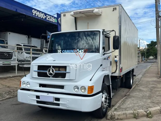 Caminhão Toco MB 1318 Baú Refrigerado Camara Fria Baú Termico