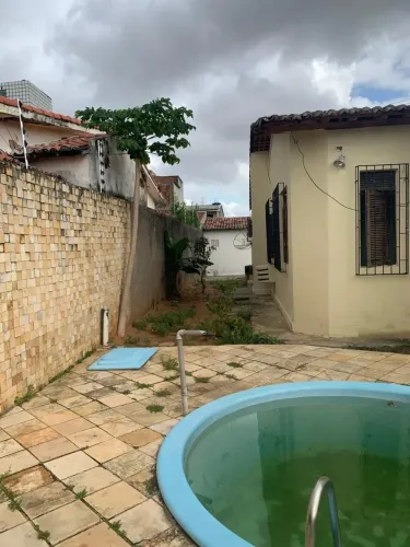 CASA 3 SUITES COM PISCINA