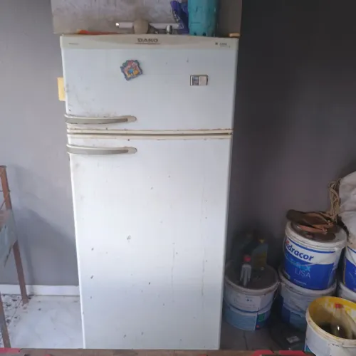 Vendo Refrigerador baixou pra vender logo ( RS 400,00)