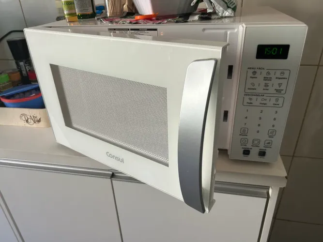 Microondas Cônsul.