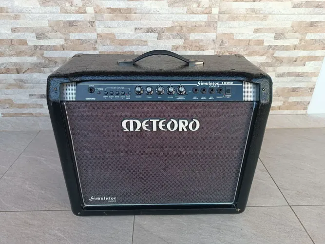 Cubo amplificador Chorus de guitarra 100watts RMS todo original 