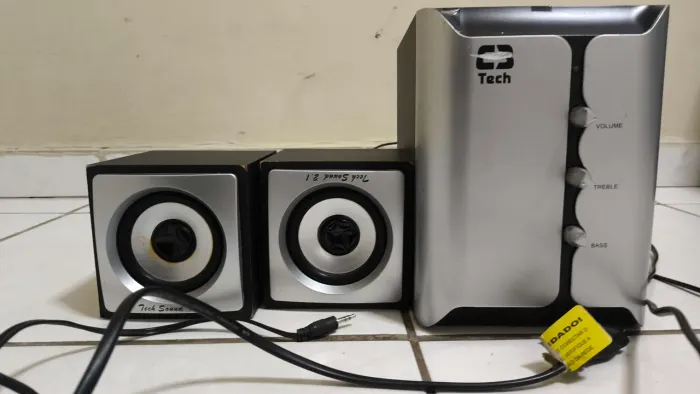 Caixa de som Multimídia 2.1 com subwoofer. Tech Sound / 3D tech