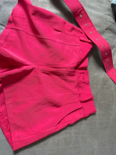 vende-se short alfataria, 95 reais