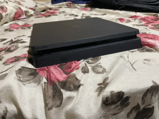 PlayStation 4 slim