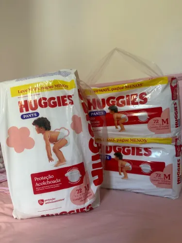 Fraldas Huggies Pants M 70,00 cada uma