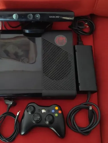 X box 360 Completo com Kinect com muitos Jogos Top. Sem defeitos