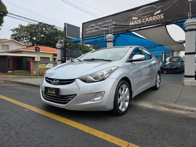 Hyundai Elantra GLS 1.8 16V Aut. 2013
