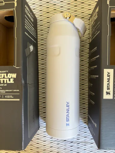 Garrafas Stanley Aerolight 1.1L - NOVAS