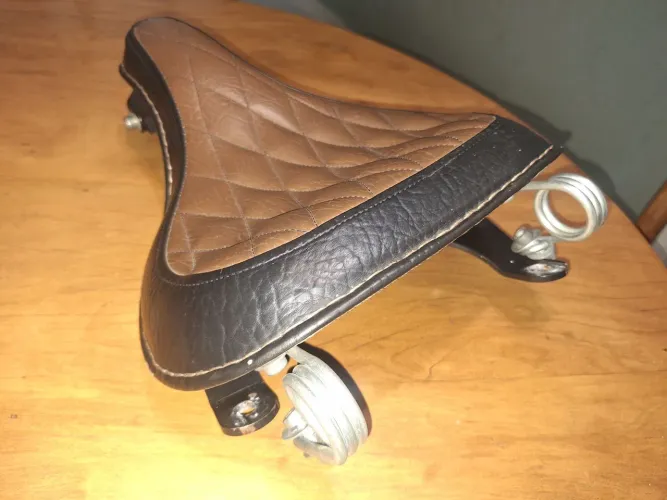 Banco solo mola sela cela Harley Davidson Sportster