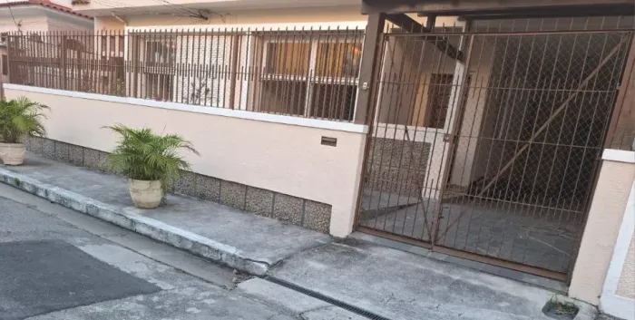 Fonseca   3 quartos  garagem para 2 carros  136 m² rua fechada esquina com Banco Itaú  