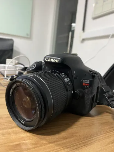     Canon EOS Rebel T3i - Oportunidade!