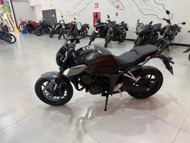 Cb650r vendo moto muito nova