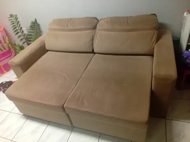 Sofá de 4 lugares retrátil e reclinável 
