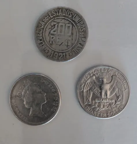 Moedas antigas para colecionador.
