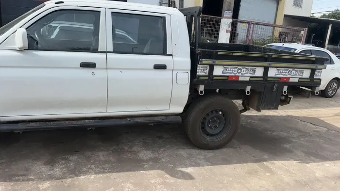 Mitsubishi L200 GL 2.5 4X4 CD Diesel 2010
