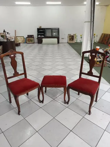 Par de cadeiras clássicas com blanqueta