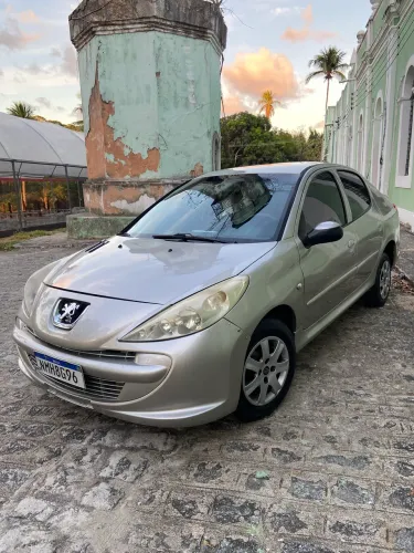 Peugeot 207 Sedan Passion XR 1.4 Flex 8V 4P 2012
