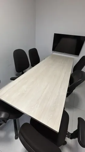 Mesa de Reunião / Escritório 2 Metros