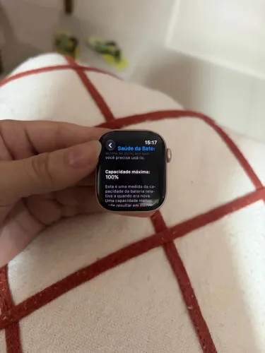 Vendo Apple Watch Series 11 rose, 42MM.
