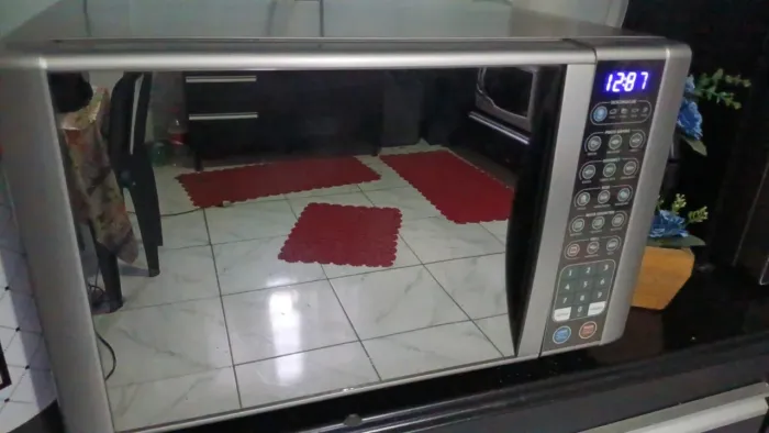 Microondas Electrolux 31lts 110v espelhado com grill impecável entrego