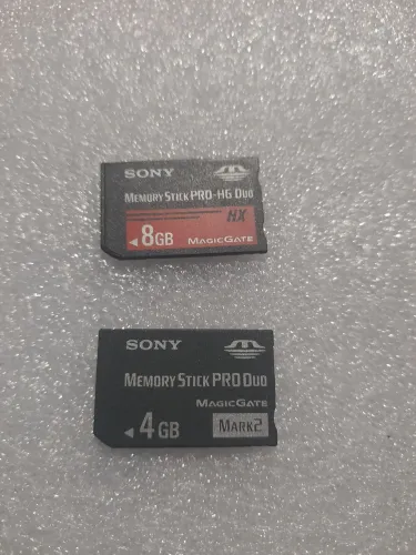 2 Memory Stick Sony (4Gb) (8Gb)