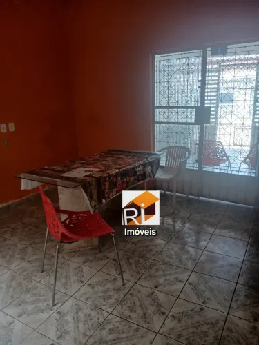 vdo. casa no poço px. a Santa Mônica