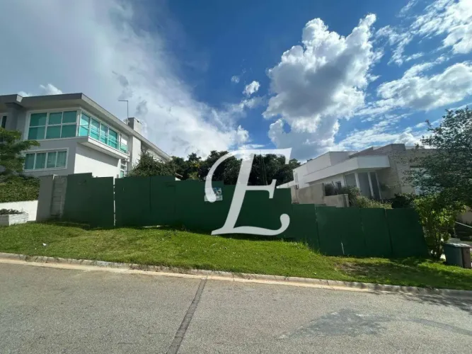 Terreno à venda em Alphaville - Santana de Parnaíba/SP