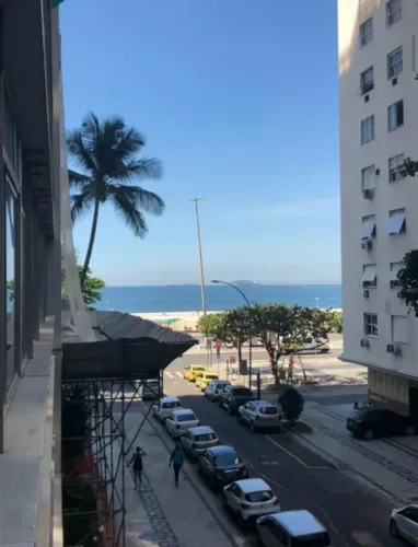 Copacabana - 330 m2 esquina com Av. Atlântica 3 quartos, 2 vagas.